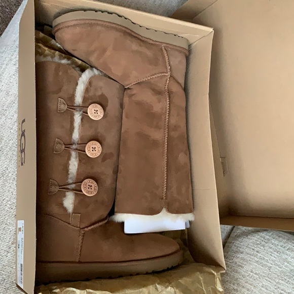 UGG Triple button Bailey boots - Picture 3 of 14
